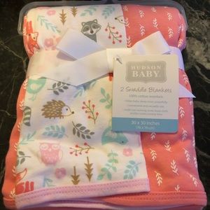 Hudson Baby white and pink Swaddling blankets